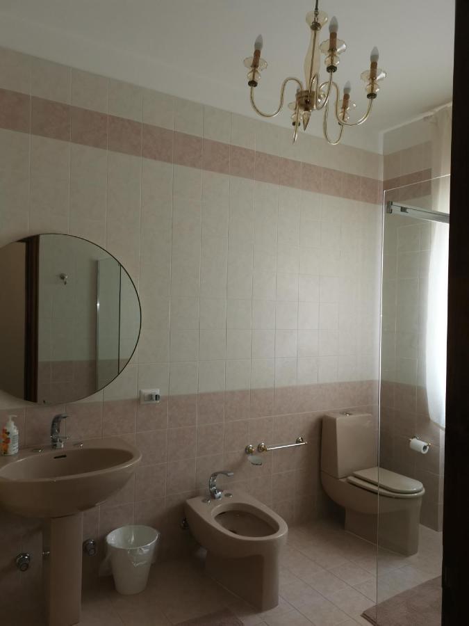 Villa Flora Affittacamere Luni エクステリア 写真