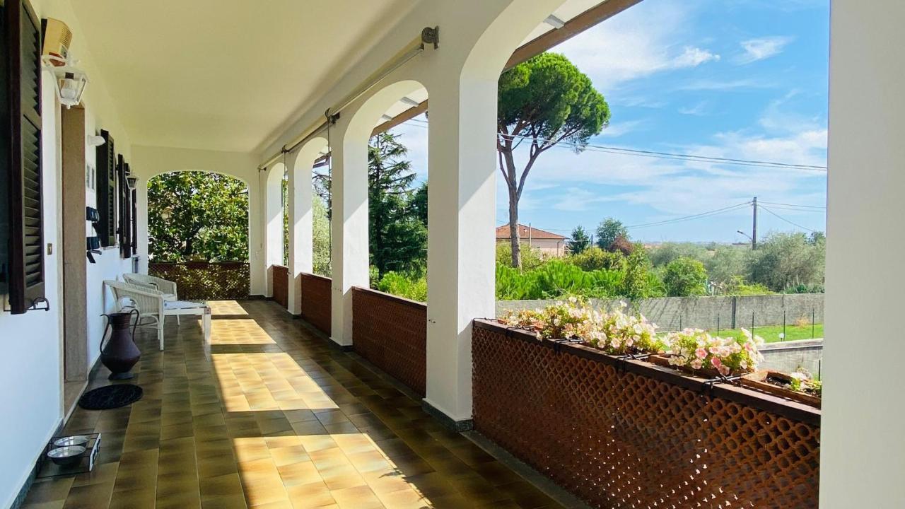 Villa Flora Affittacamere Luni エクステリア 写真
