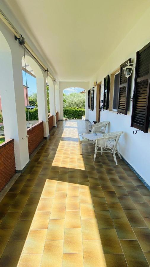 Villa Flora Affittacamere Luni エクステリア 写真